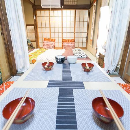 City Center 200 Years Old Traditional House Next To 2 Train Lines Kyoto Exterior photo
