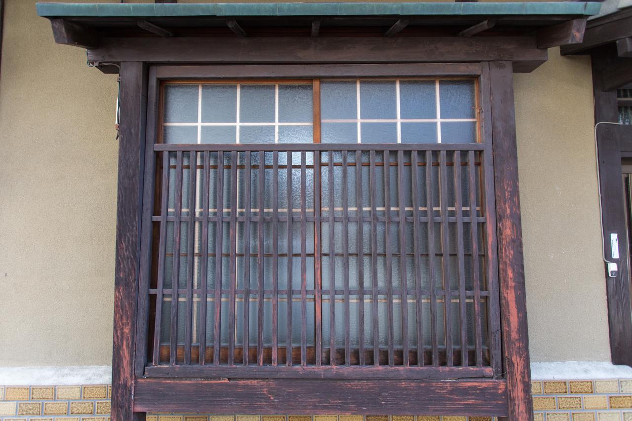 City Center 200 Years Old Traditional House Next To 2 Train Lines Kyoto Exterior photo