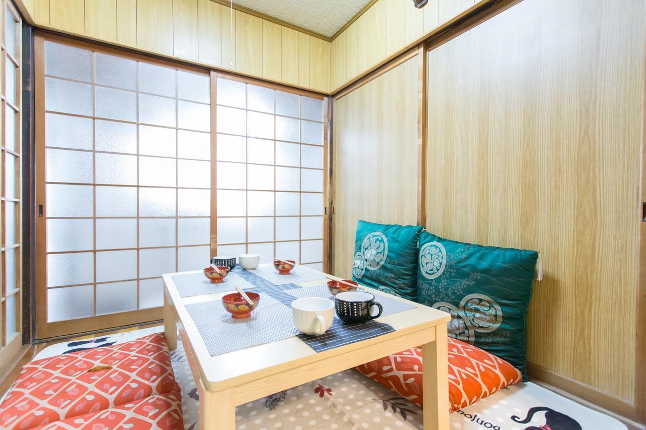 City Center 200 Years Old Traditional House Next To 2 Train Lines Kyoto Exterior photo