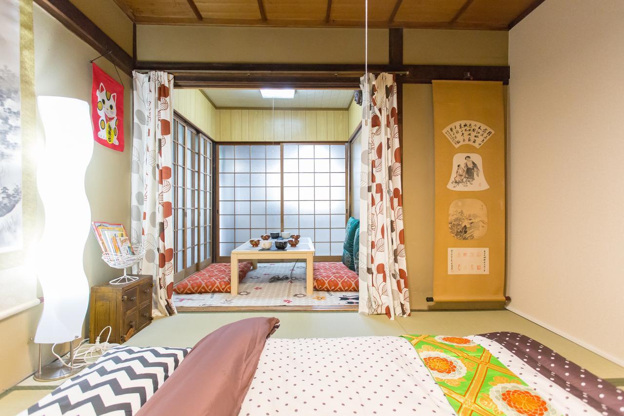 City Center 200 Years Old Traditional House Next To 2 Train Lines Kyoto Exterior photo